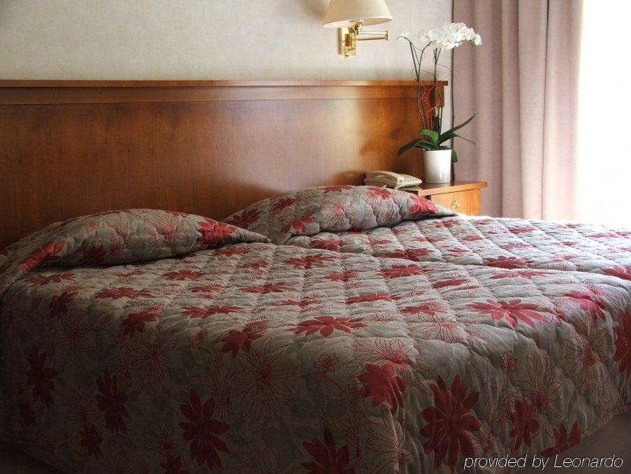 Hotel Diana Vence Quarto foto